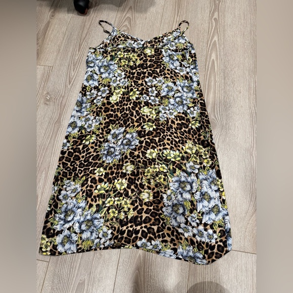 WHBM Elegant Leopard Floral Print Mini  Dress - Picture 4 of 4